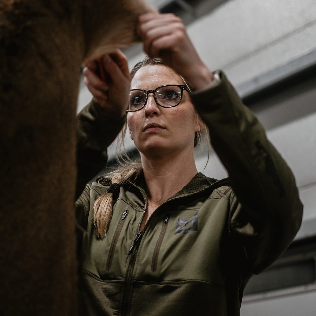 Geo-grid-fleece-350-lifestyle-2.jpg