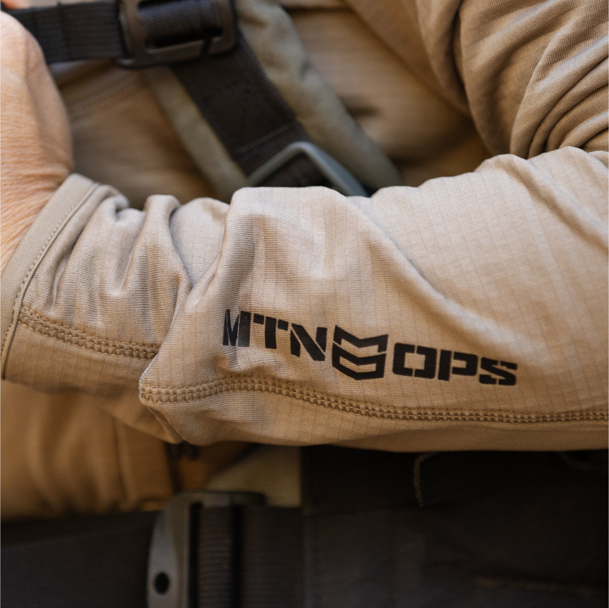 Geo-grid-fleece-hoodie-arm.jpg