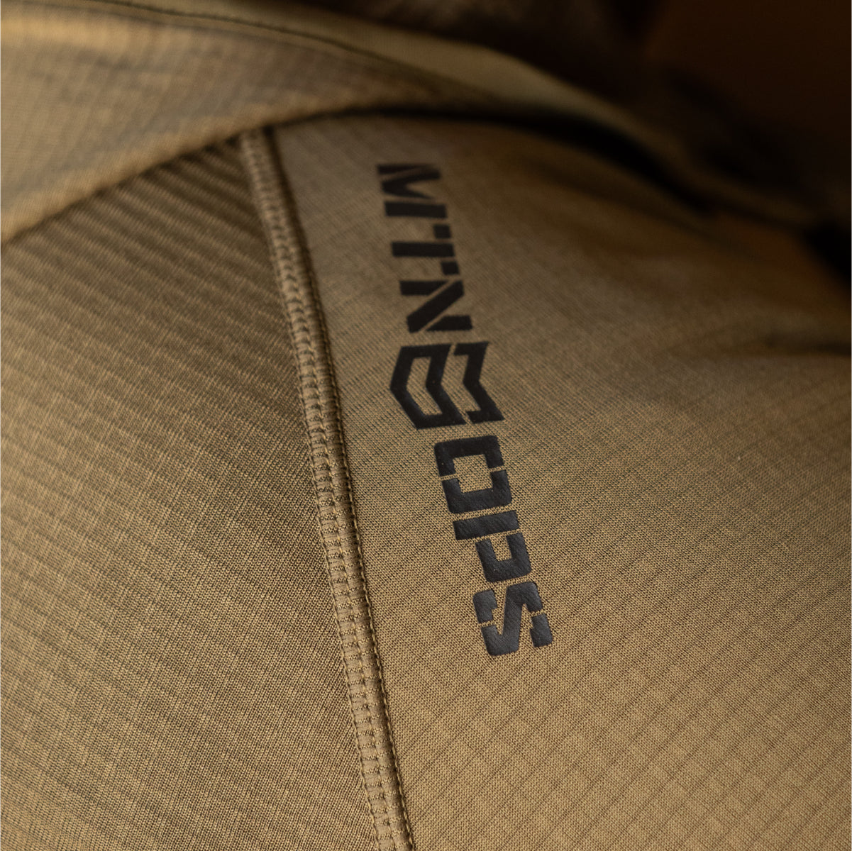 Geo-grid-fleece-hoodie-shoulder.jpg