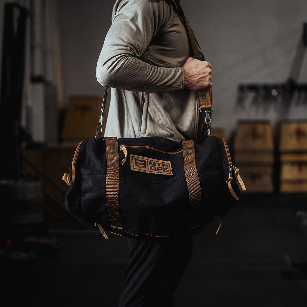 MTNOPS_40LPayloadDuffel_Black_Lifestyle_MaceyBundt_December2024-01.jpg