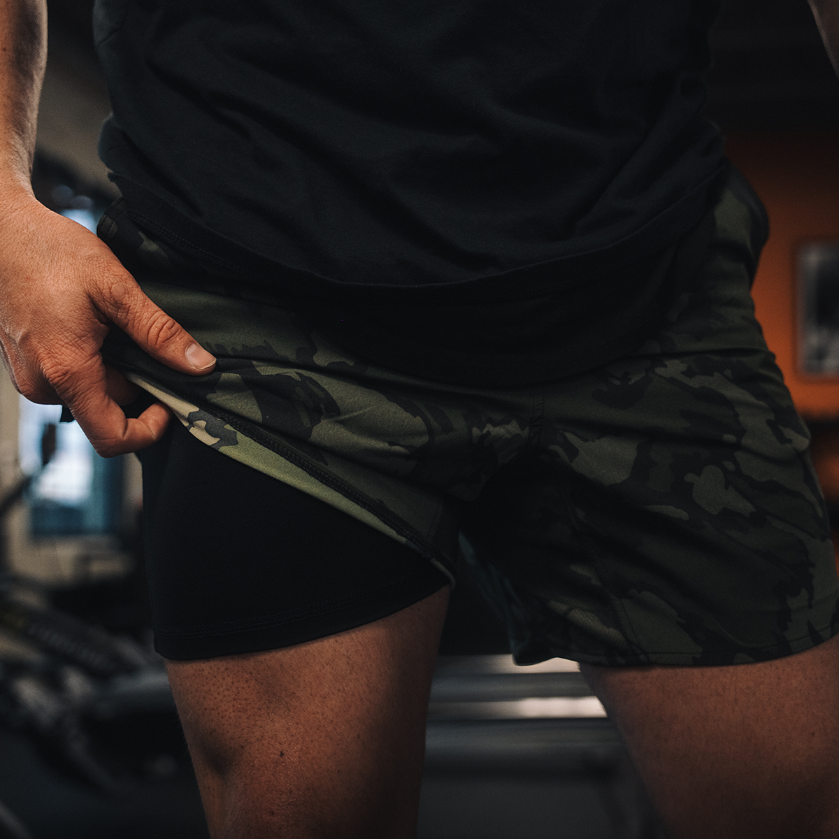 prime-shorts-shadow-camo-pull-up-DSC00238_a082e1ac-df7b-4b30-bbe1-fef5d84e33ee.png